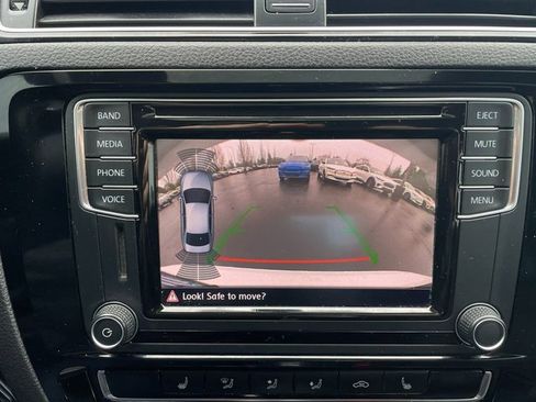 Used 2016 Volkswagen Jetta GLI SE image 22