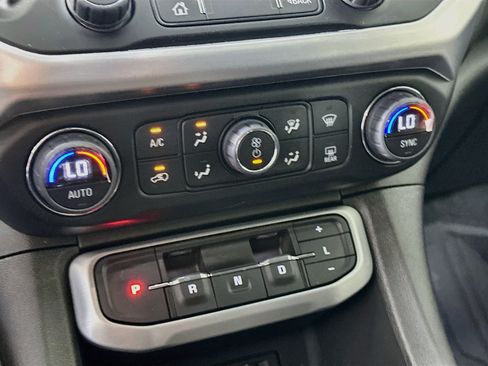 Used 2023 GMC Acadia SLE w/ Driver Convenience Package FWD image 24