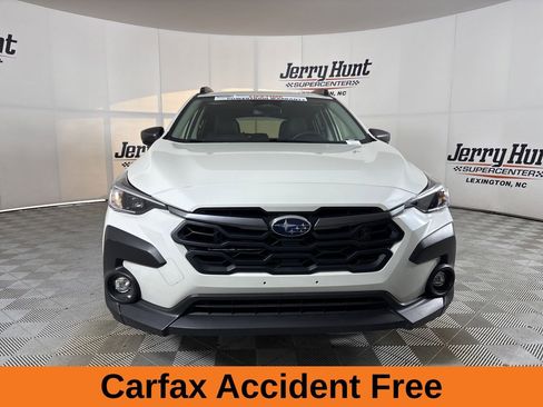 Used 2024 Subaru Crosstrek 2.0i Premium image 3