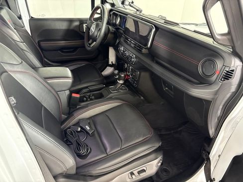 Used 2024 Jeep Wrangler Unlimited Rubicon AWD/4WD image 21