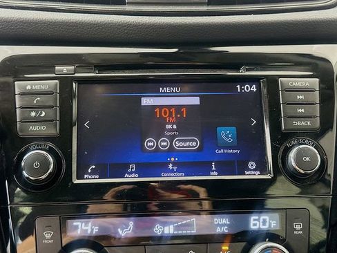 Used 2019 Nissan Rogue SV image 14