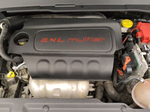 Used 2020 Jeep Compass Latitude FWD image 30