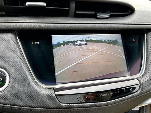 Used 2018 Cadillac XT5 FWD image 27