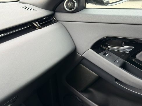 Used 2024 Land Rover Range Rover Evoque Dynamic SE image 33