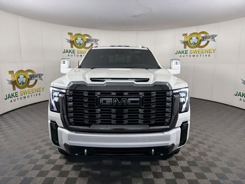 Used 2024 GMC Sierra 2500 Denali Ultimate image 3