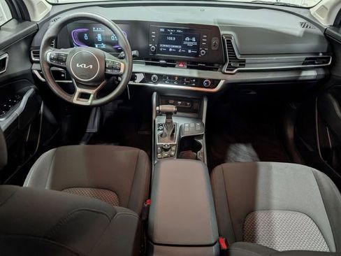 Used 2025 Kia Sportage LX image 10