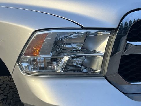 Used 2017 RAM 1500 Classic SLT image 31