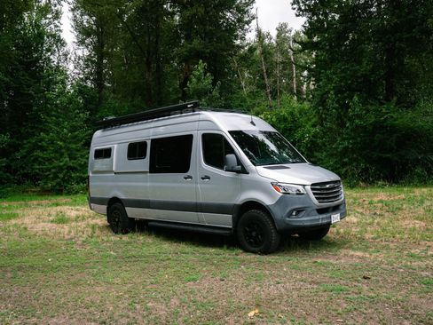Used 2020 Freightliner Sprinter 2500 AWD/4WD image 37