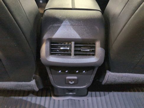 Used 2023 Chevrolet Equinox Premier image 21