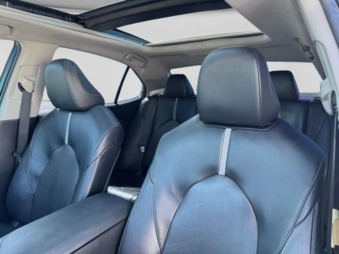 Used 2022 Toyota Camry XSE FWD image 18
