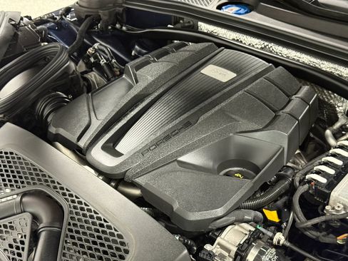 Used 2020 Porsche Macan Turbo image 79