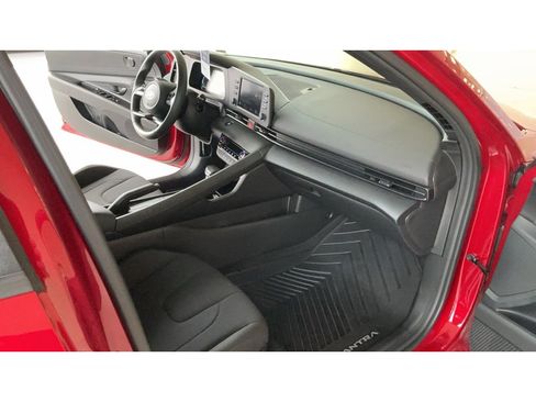 Certified 2025 Hyundai Elantra Sport image 16