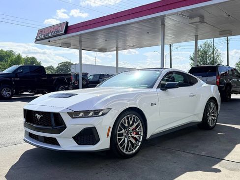Used 2024 Ford Mustang GT Premium RWD image 6