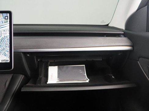 Used 2021 Tesla Model Y Long Range AWD/4WD image 38