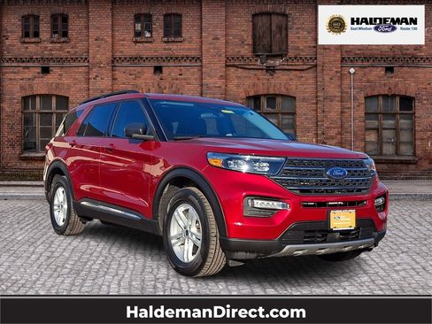 Used 2023 Ford Explorer XLT w/ Equipment Group 202A image 1