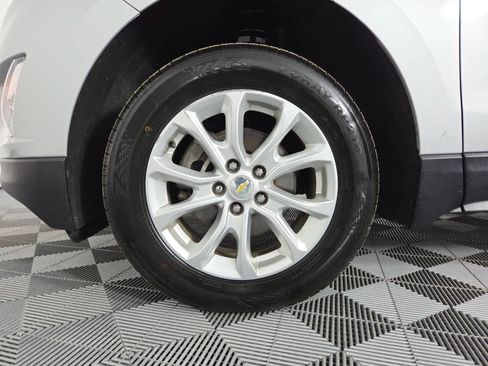 Used 2018 Chevrolet Equinox LT FWD image 12