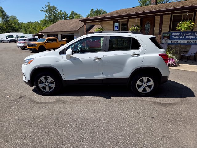 Used 2019 Chevrolet Trax LT w/ LT Convenience Package AWD/4WD image 3