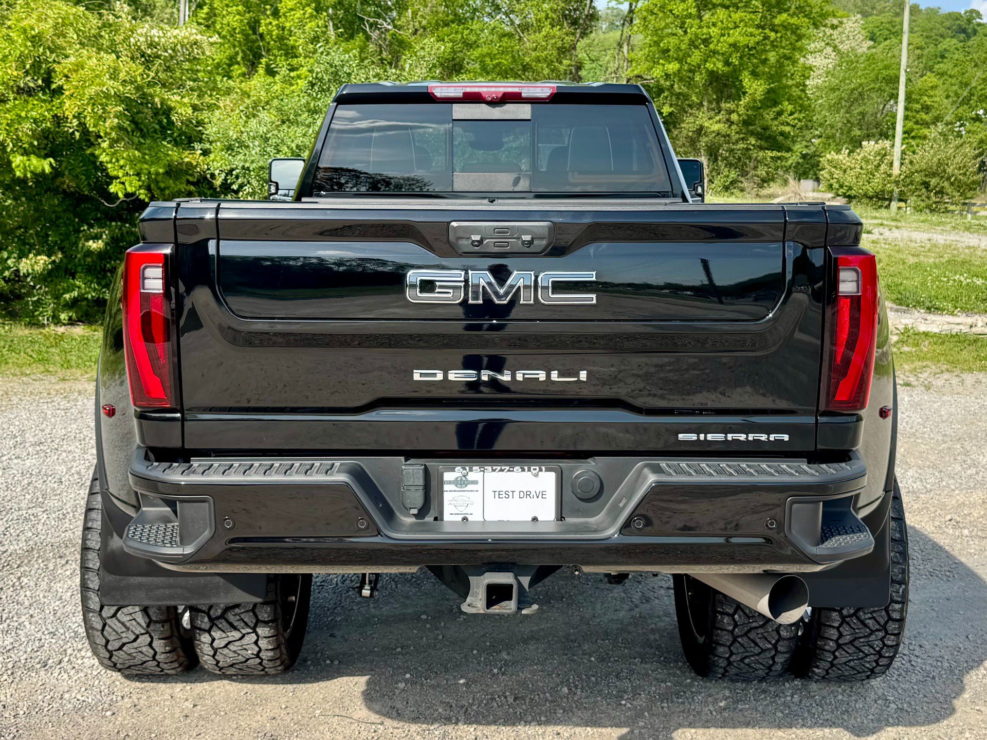 Used 2024 GMC Sierra 3500 Denali Ultimate AWD/4WD image 7