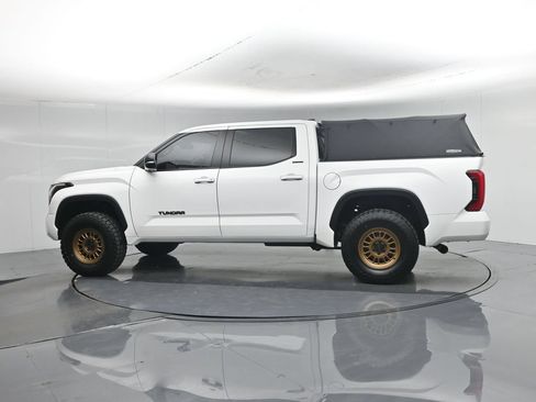 Used 2024 Toyota Tundra Limited AWD/4WD image 29