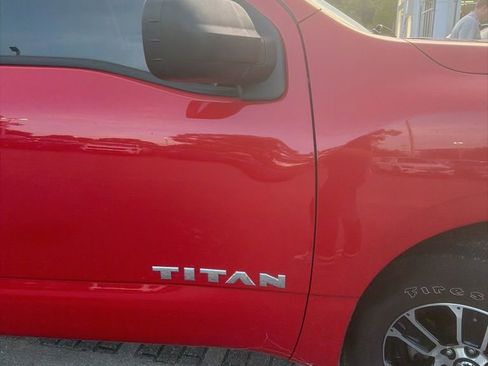Used 2022 Nissan Titan SV RWD image 16