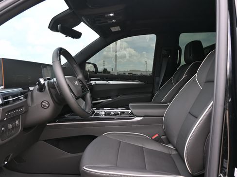 Certified 2026 Cadillac Escalade Sport w/ Touring Package AWD/4WD image 20