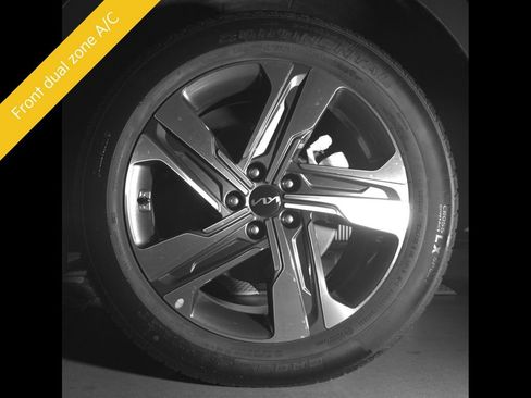 Certified 2023 Kia Sorento SX Prestige AWD/4WD image 14