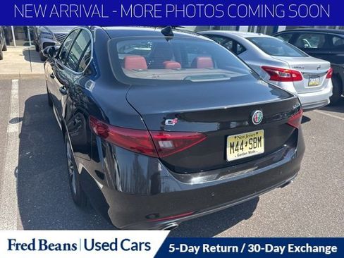Used 2019 Alfa Romeo Giulia AWD w/ Cold Weather Package image 7