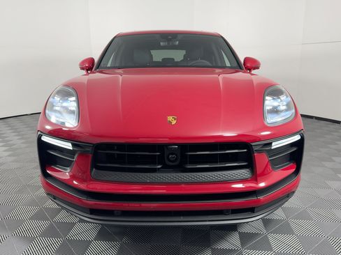 Certified 2026 Porsche Macan AWD/4WD image 6