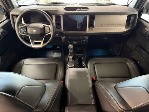 Used 2025 Ford Bronco Outer Banks AWD/4WD image 15