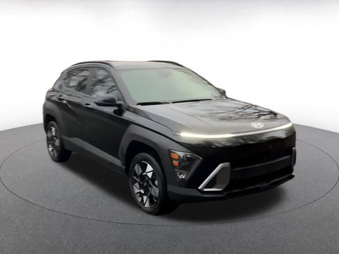 Used 2025 Hyundai Kona SEL image 3