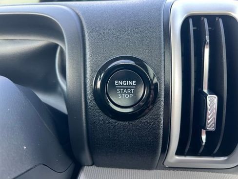 Used 2025 Ford Expedition Active image 29