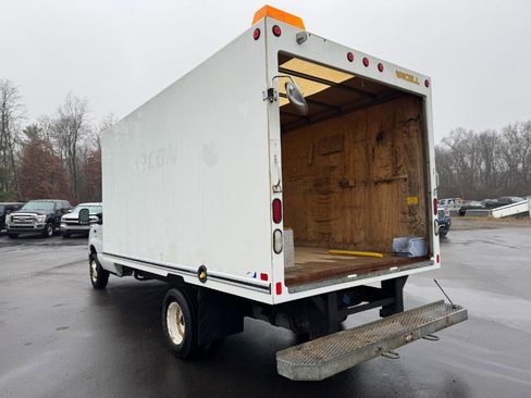 Used 2018 Ford E-450 and Econoline 450 Super Duty w/ Exterior Upgrade Package image 3