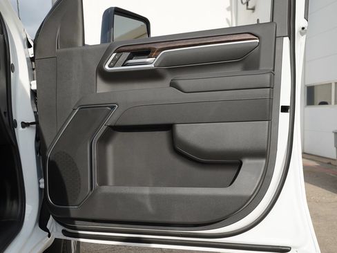 New 2026 GMC Sierra 2500 SLE w/ SLE Value Package; AWD/4WD image 25