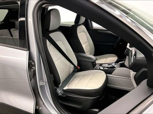 Used 2024 Ford Escape Active w/ Tech Pack #1 AWD/4WD image 8
