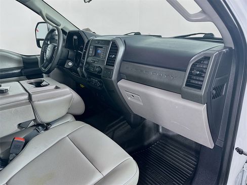 Used 2021 Ford F250 XL w/ Power Equipment Group image 31