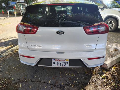 Used 2019 Kia Niro Touring image 18