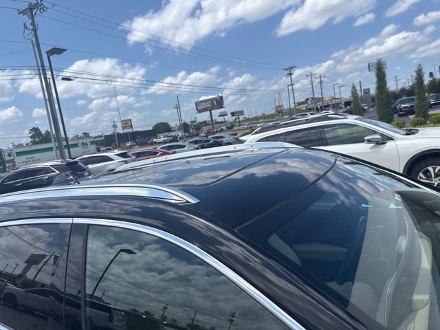 Used 2024 Cadillac XT4 Premium Luxury w/ Active Safety Package FWD image 5