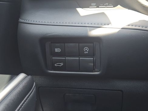 Used 2023 Toyota Highlander XLE FWD image 26
