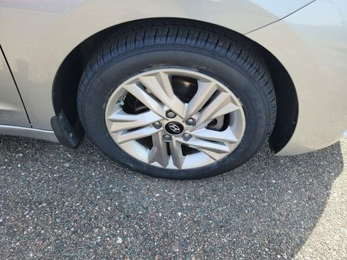 Used 2020 Hyundai Elantra SEL w/ Cargo Package (C1) FWD image 6