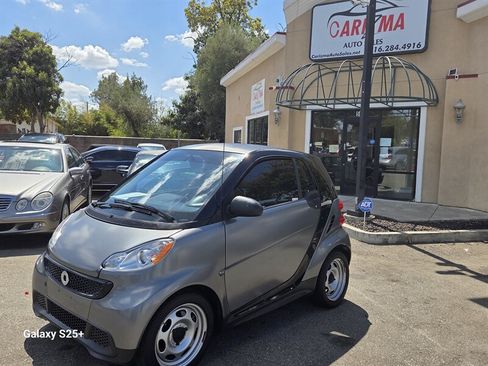 Used 2013 smart fortwo pure RWD image 1