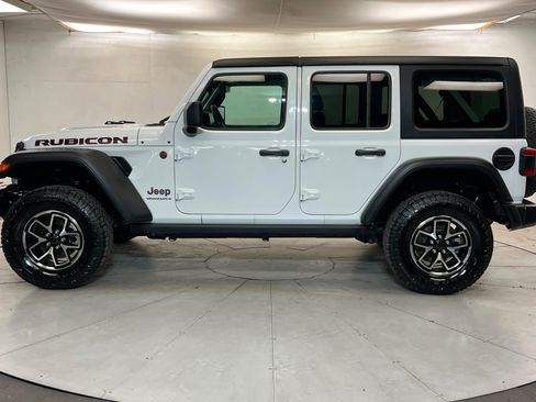 Certified 2025 Jeep Wrangler Unlimited Rubicon AWD/4WD image 2