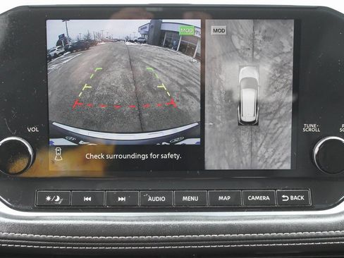 Used 2021 Nissan Rogue SL w/ Premium Package image 17