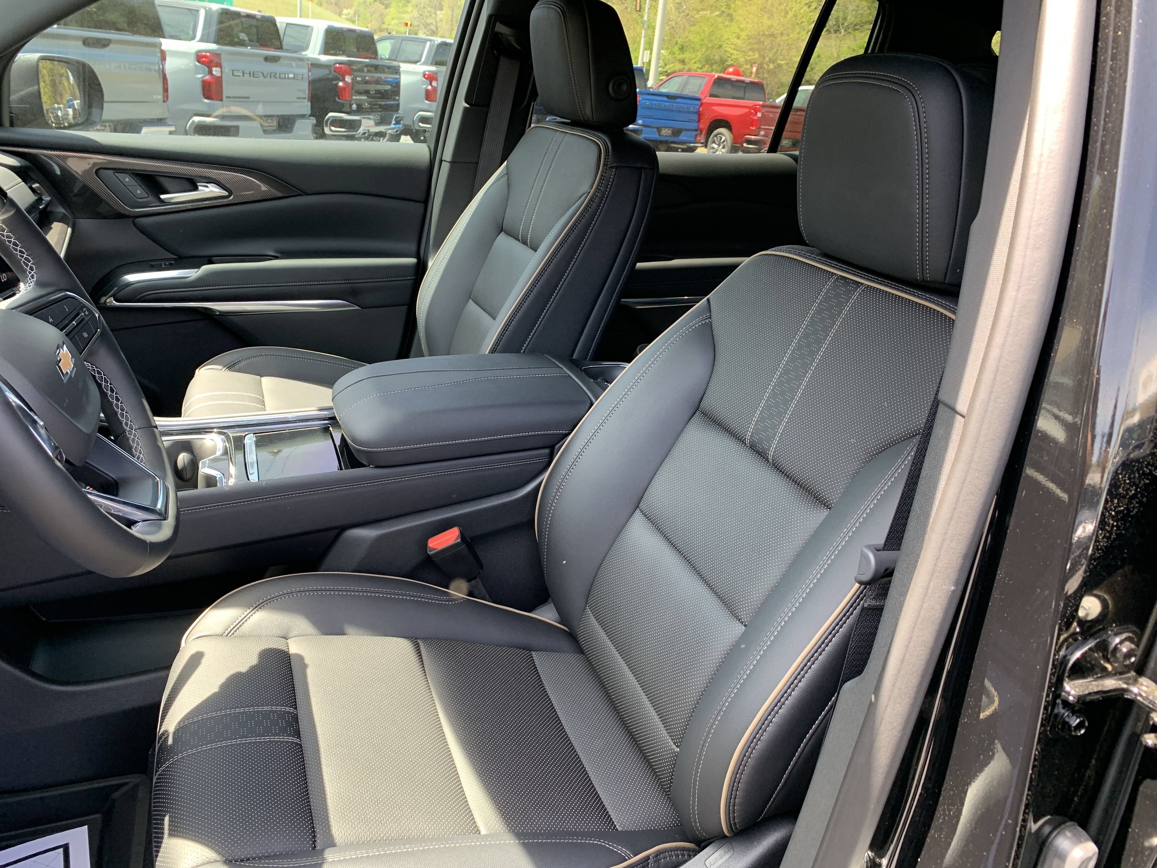 New 2025 Chevrolet Traverse High Country w/ LPO, Floor Liner Package FWD image 11