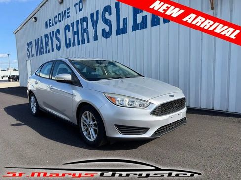 Used 2016 Ford Focus SE FWD image 1