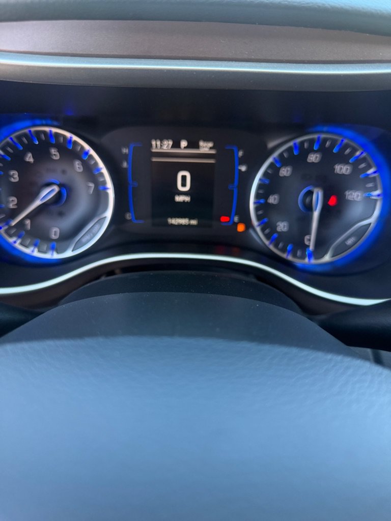 Used 2018 Chrysler Pacifica Touring FWD image 34