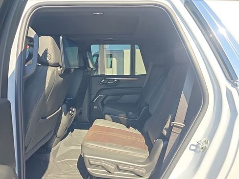 New 2026 Chevrolet Tahoe High Country AWD/4WD image 15