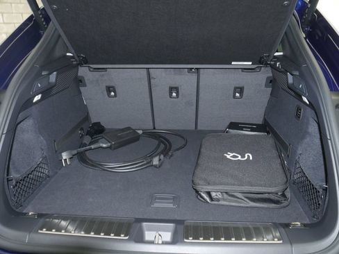 Certified 2026 Porsche Macan Turbo Electric AWD/4WD image 23