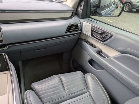 Certified 2020 Lincoln Navigator Black Label w/ Cargo Convenience Package AWD/4WD image 16
