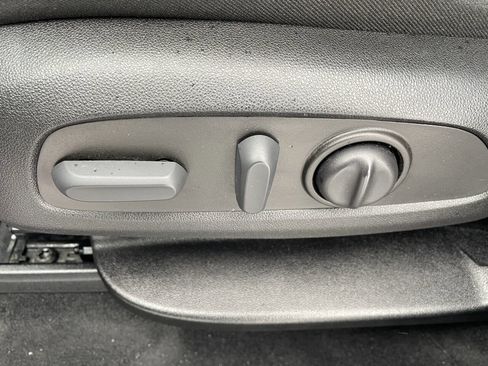 Used 2023 Chevrolet Traverse LT image 16