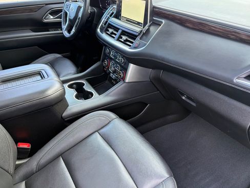 Used 2022 Chevrolet Tahoe Z71 w/ Z71 Off-Road Package image 17